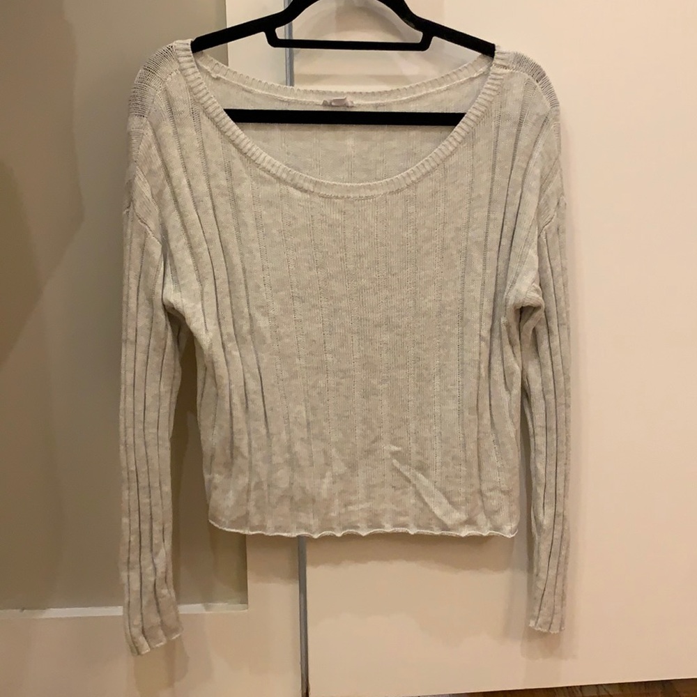 Grey long sleeve sweater